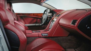 Aston Martin DB9 intérieur
