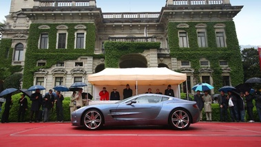 Aston Martin One 77-grise-profil Villa D'Este