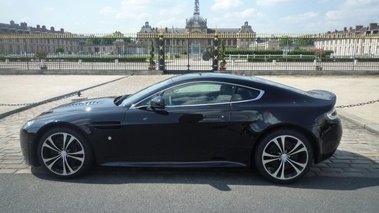 ASTON MARTIN V12 Vantage - VENDU 2010 - profil