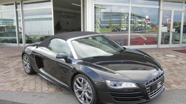 AUDI R8 Spyder - VENDU 2010 - 3/4 avant droit