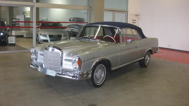 MERCEDES BENZ 300 SE Cabriolet - VENDU 1964 - Vue 3/4 avant gauche