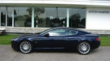 ASTON MARTIN DB9 - VENDU 2005 - profil