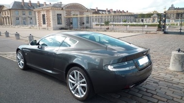 ASTON MARTIN DB9 - VENDU 2011 - 3/4 avant gauche