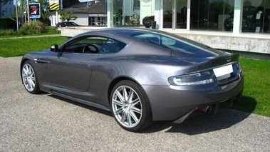 ASTON MARTIN DBS - VENDU 2008 - 3/4 avant gauche