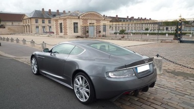 ASTON MARTIN DBS - VENDU 2008 - 3/4 avant gauche