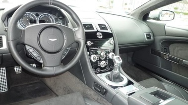 ASTON MARTIN DBS - VENDU 2008 - 3/4 avant gauche