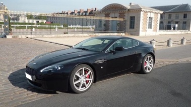 ASTON MARTIN V8 Vantage - VENDU 2006 - 3/4 avant gauche