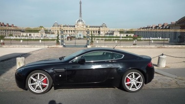 ASTON MARTIN V8 Vantage - VENDU 2006 - profil