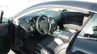 ASTON MARTIN V8 Vantage - VENDU 2006 - 3/4 avant gauche