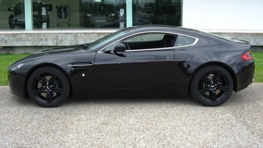 ASTON MARTIN V8 Vantage - VENDU 2009 - profil