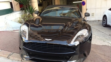 ASTON MARTIN Vanquish 2013 - face avant