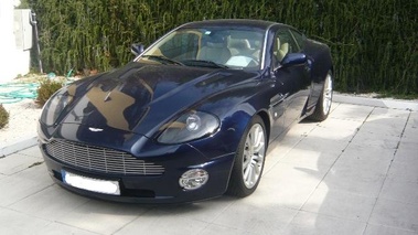 ASTON MARTIN Vanquish - VENDU 2002 - 3/4 avant gauche