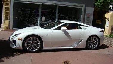 AUTRE MARQUE Lexus LFA 2011 - profil