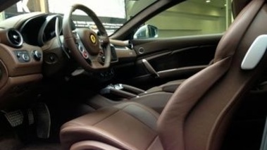 FERRARI FF - VENDU 2012 - intérieur